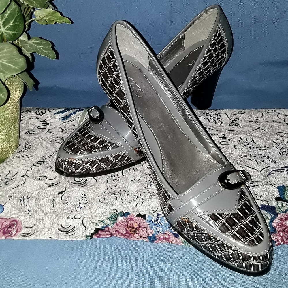 Cato Gray Heels